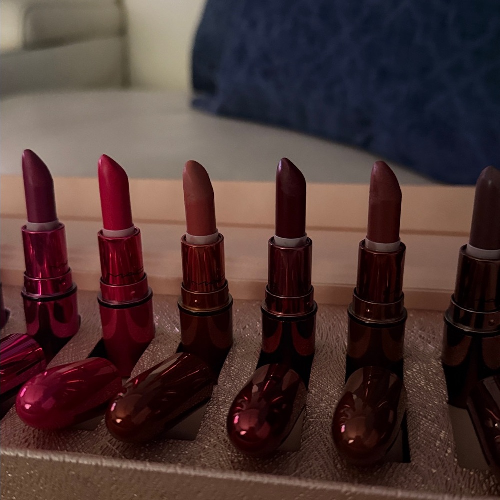MAC Cosmetics Vibrant Lipstick Collection - Picture 4 of 12